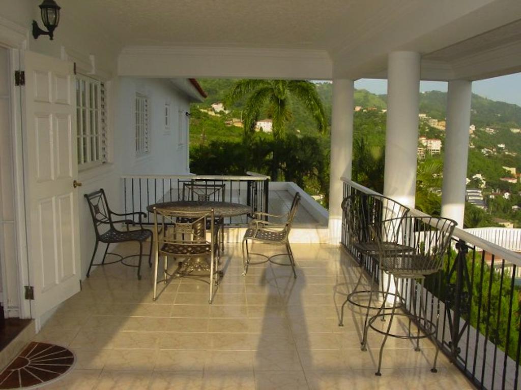 Hill Top Kingston Jamaica Room photo